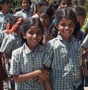 Donner aux enfants démunis du Tamil Nadu