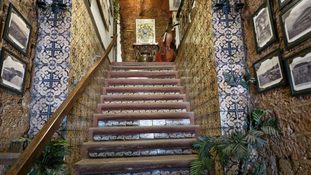 escalier avec azulejos
