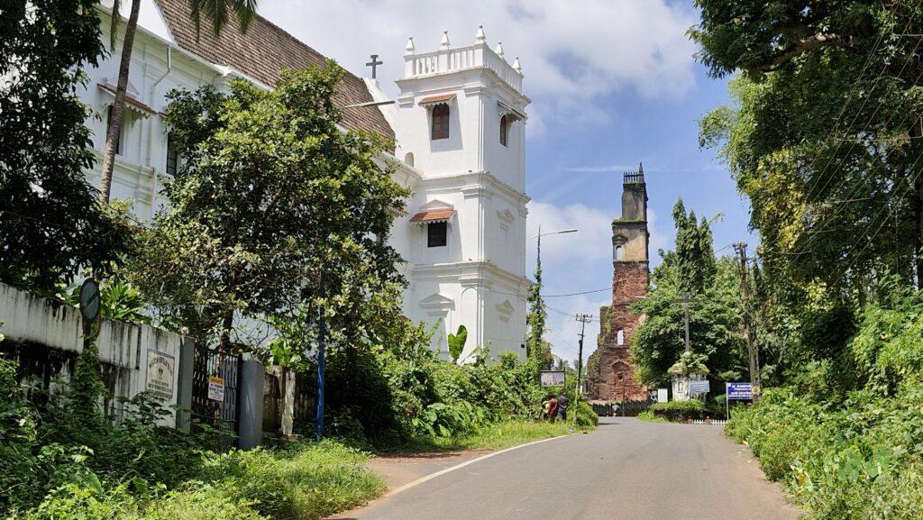 St Francois Old Goa et ruine de St Augustin