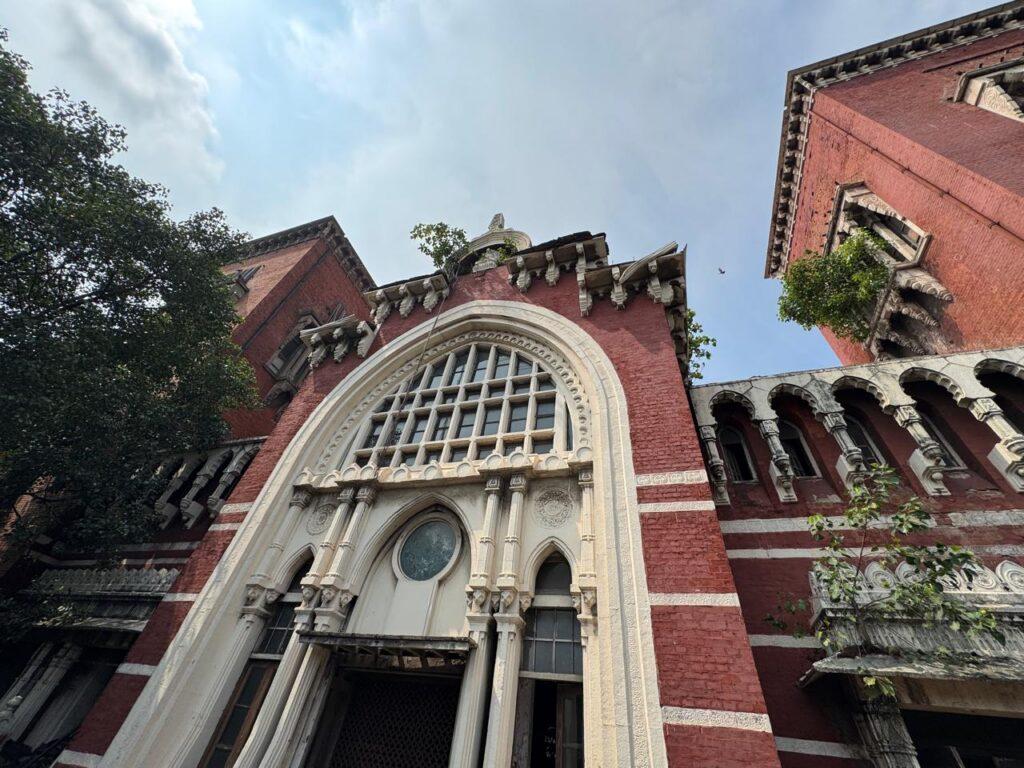 Facade par irwin de la Banque