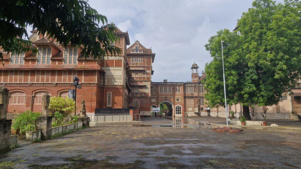 arrière du musée